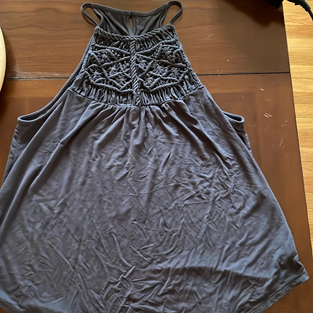 AEO, large grey tank